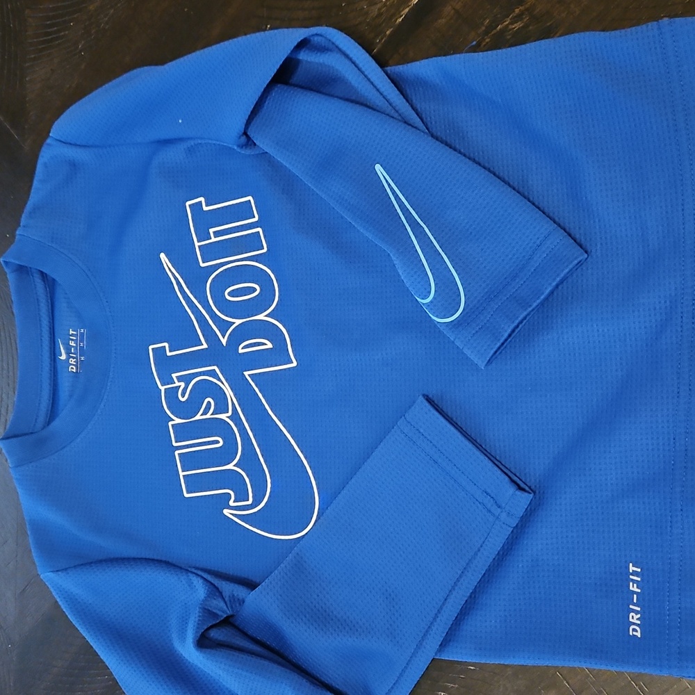 Nike Boys Long Sleeve Tee